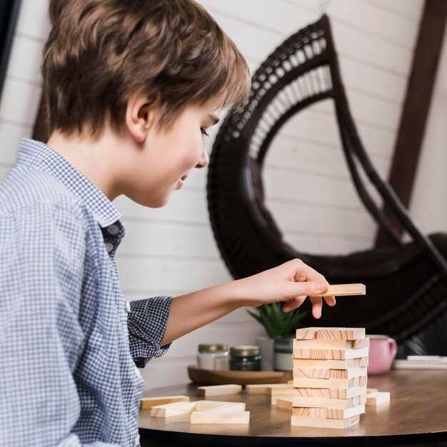 Как вырастить умного ребенка? Игры на внимание: прятки и игры с платочком