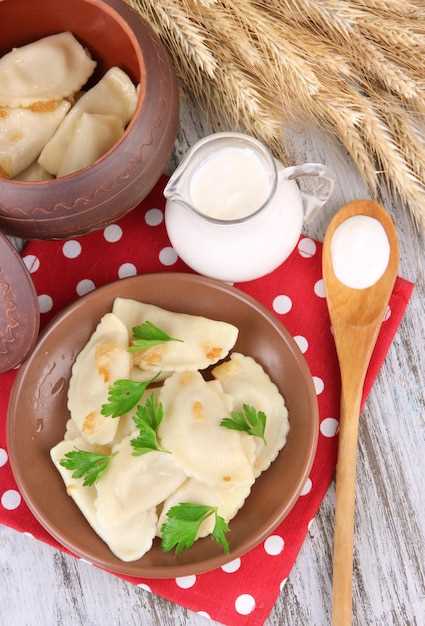 1. Галушки с беконом и чесноком, запеченные под сыром