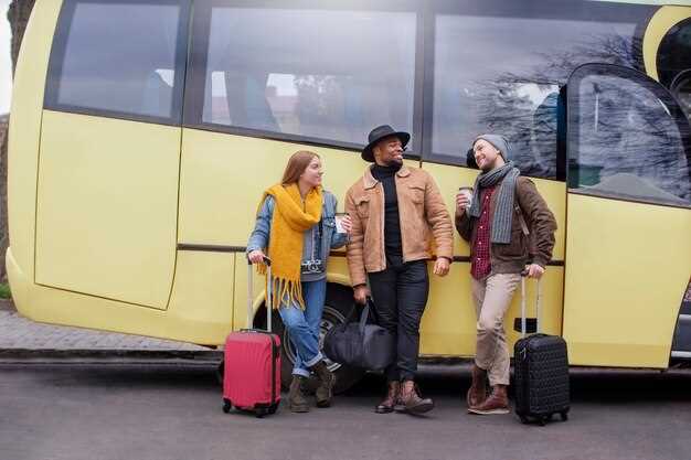 Приезжайте в «Луна-парк» в Ялте. Это место предлагает множество горок, батутов и детских площадок. Также запланируйте вечернее посещение, когда парк наполняется огнями и музыкой, создавая волшебную атмосферу.