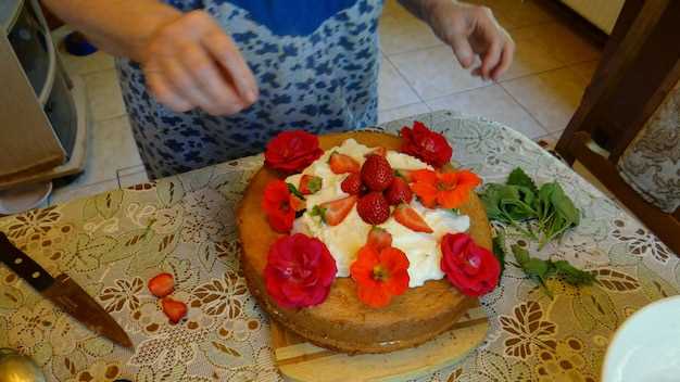 Классический бисквит с клубникой