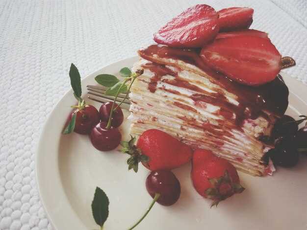 Блинный торт с черничным курдом