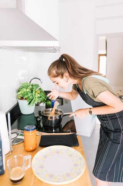 Я предлагаю вам простой, но очень вкусный рецепт. Это блюдо не требует особого внимания во время приготовления и удобно тем, что его можно сделать заранее и поддерживать горячим в течение нескольких часов, не ухудшая его качество.