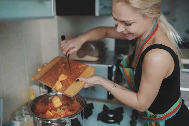 Рецепт : овощи тушеные с мясом в горшочке
