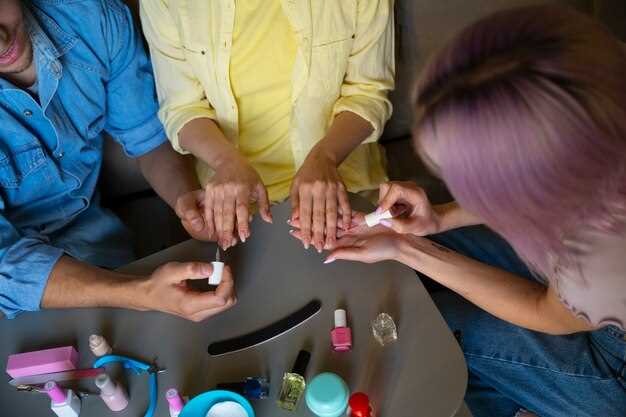 Лак или shellac? Или наклейки? Советы специалиста и модные новинки.