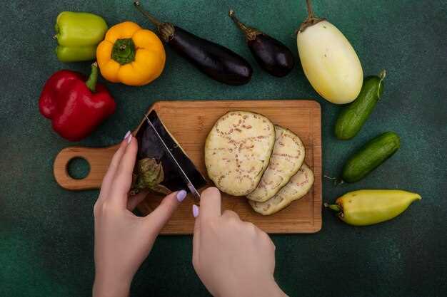 Рецепты: мясо в виноградных листьях и орехи с чесноком в баклажанах