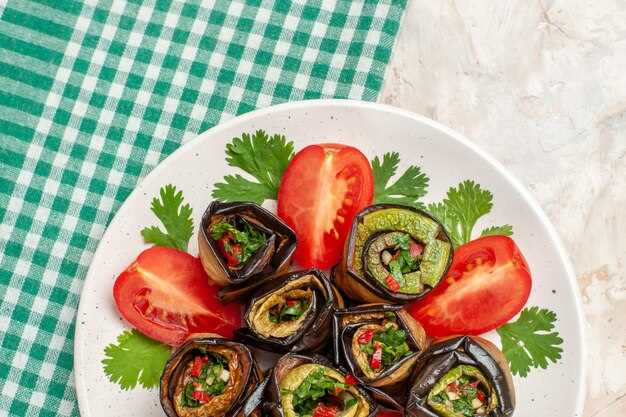 1. Рулетики из баклажанов с орехами, чесноком и зернами граната