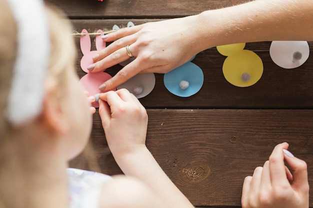 Как уже упоминалось, меньшие ритмы включаются в большие. К последним относятся времена года, о влиянии которых на наш организм следует помнить. Сезонные изменения погоды оказывают влияние на иммунную систему маленьких детей, особенно в переходные периоды — весной и осенью. Именно поэтому в эти времена педиатры назначают вакцинацию против детских инфекций и уделяют внимание профилактике рахита и железодефицитной анемии. Научные исследования также выявили интересные факты, связанные с месяцем и временем рождения ребенка. Например, двойняшки чаще появляются летом или осенью, а осложнения во время беременности реже наблюдаются при зачатии весной. Дети, родившиеся осенью и зимой, обычно имеют лучшие результаты в развитии. Кроме того, весной и летом они растут быстрее, а прибавка в весе наиболее заметна осенью и зимой. Интересно, что результаты одних и тех же исследований, проводимые в разных климатах, но на одной географической широте, часто совпадают.